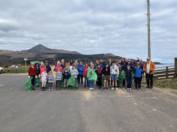 Volunteers make a clean sweep of Brodick Beach