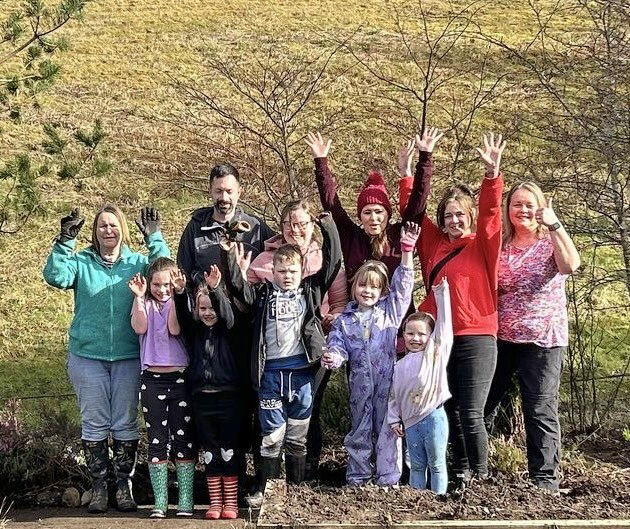 Parents and pupils get stuck into Lochgilphead primary school garden's spring clean