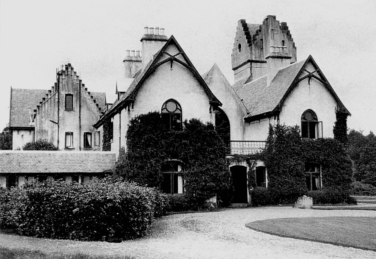 Glencripesdale_House_one_of_the_first_non_industrial_buildings_erected_with_non-fines_concrete_in_Scotland(1).jpg