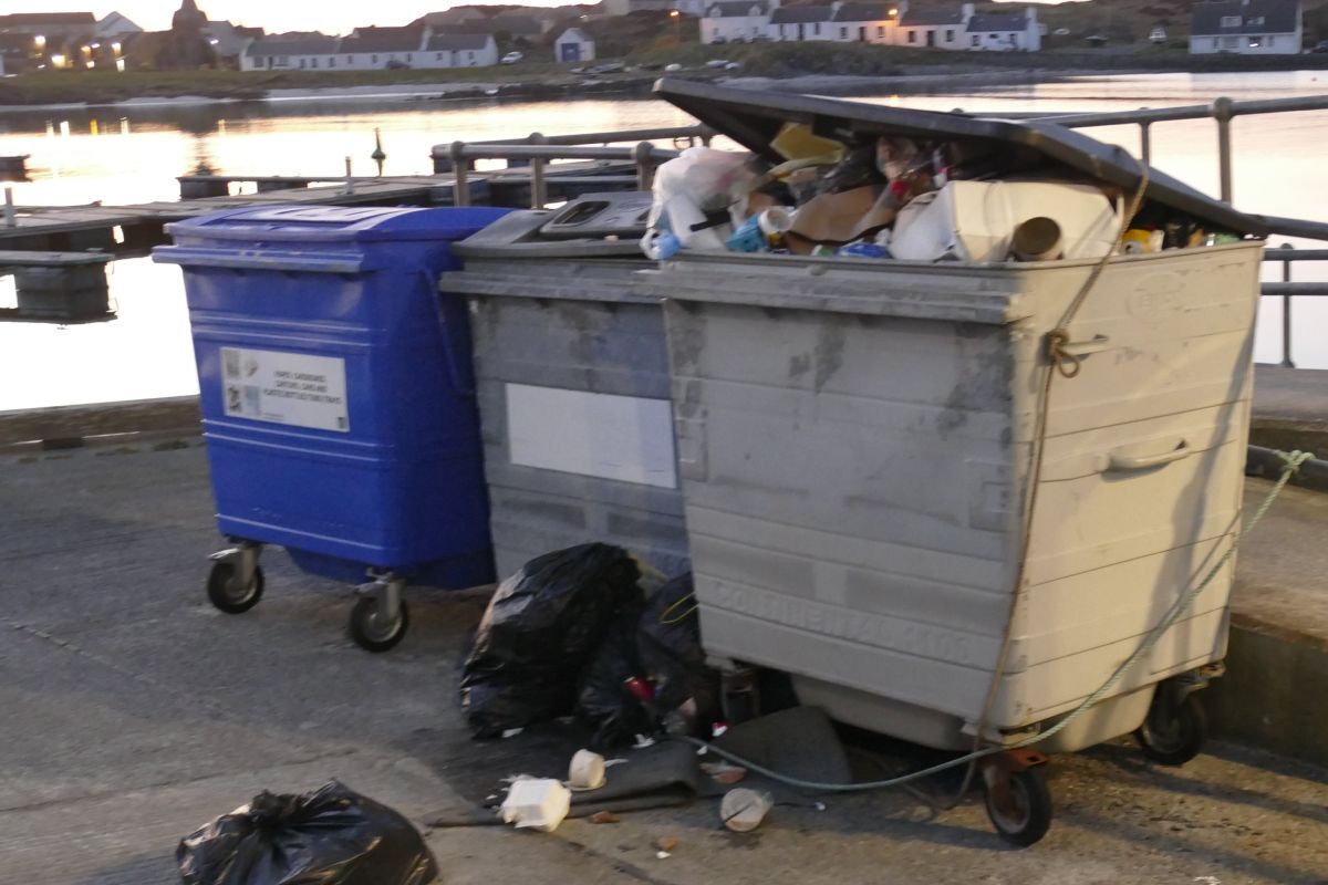 Overflowing bins at Port Ellen pontoons. Photograph: Alastair Redman Overflowing bins at Port Ellen pontoons. Photograph: Alastair Redman