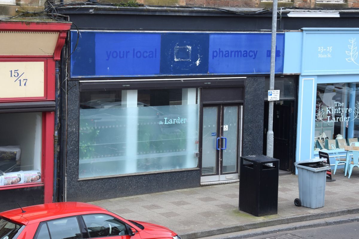 Plan to turn former pharmacy into town centre café