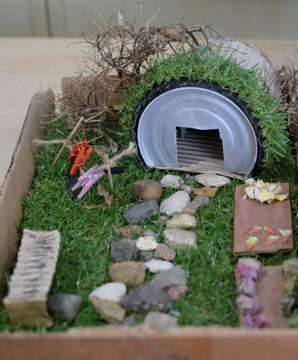 WEB NO F20 VEDay 25 LundavraPrimarySchool AndersonShelterModel IF WEB NO F20 VEDay 25 LundavraPrimarySchool AndersonShelterModel IF