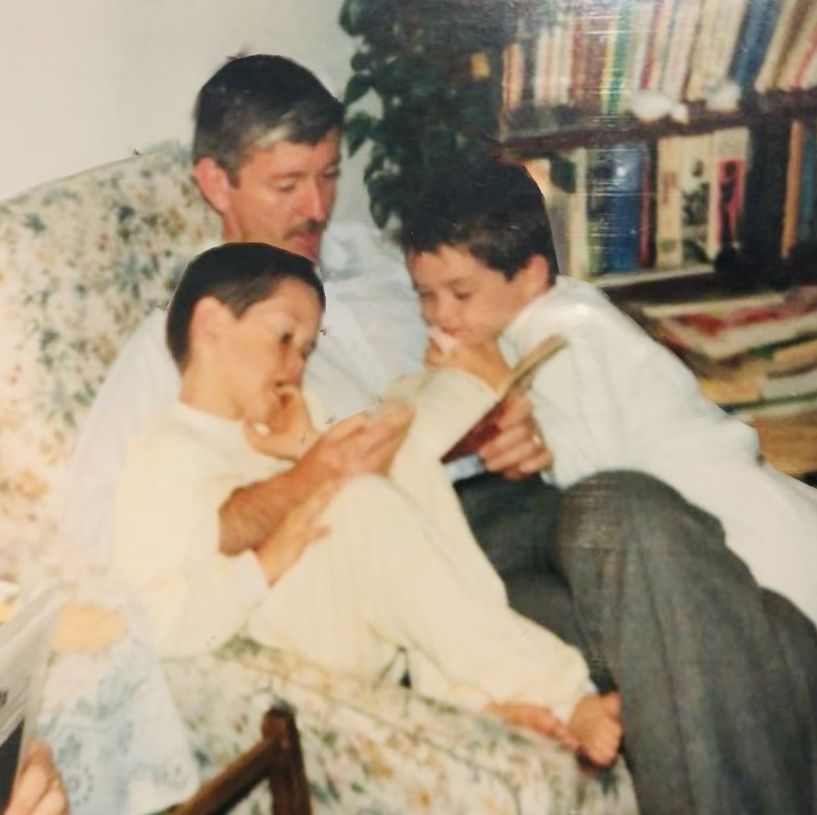 Andy, right, and Matt Tobias, left, with father, Lieutenant Colonel John Tobias. Photograph: Chinook Justice Campaign. Andy, right, and Matt Tobias, left, with father, Lieutenant Colonel John Tobias. Photograph: Chinook Justice Campaign.