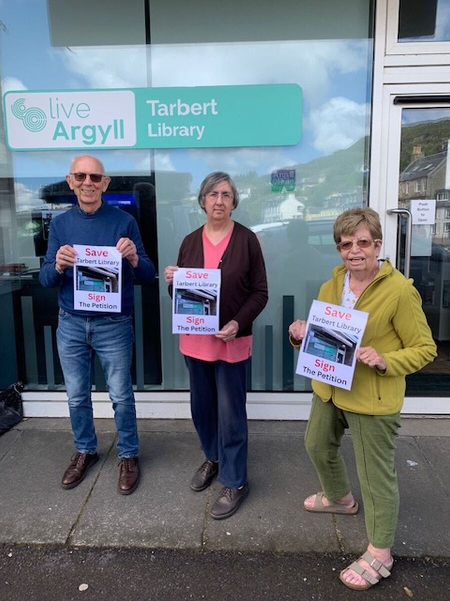 WEB NO A22 TarbertLibraryClosureCampaigners 2025 AlexHornLillianMacintyreAndCouncillorAnneHorn WEB NO A22 TarbertLibraryClosureCampaigners 2025 AlexHornLillianMacintyreAndCouncillorAnneHorn