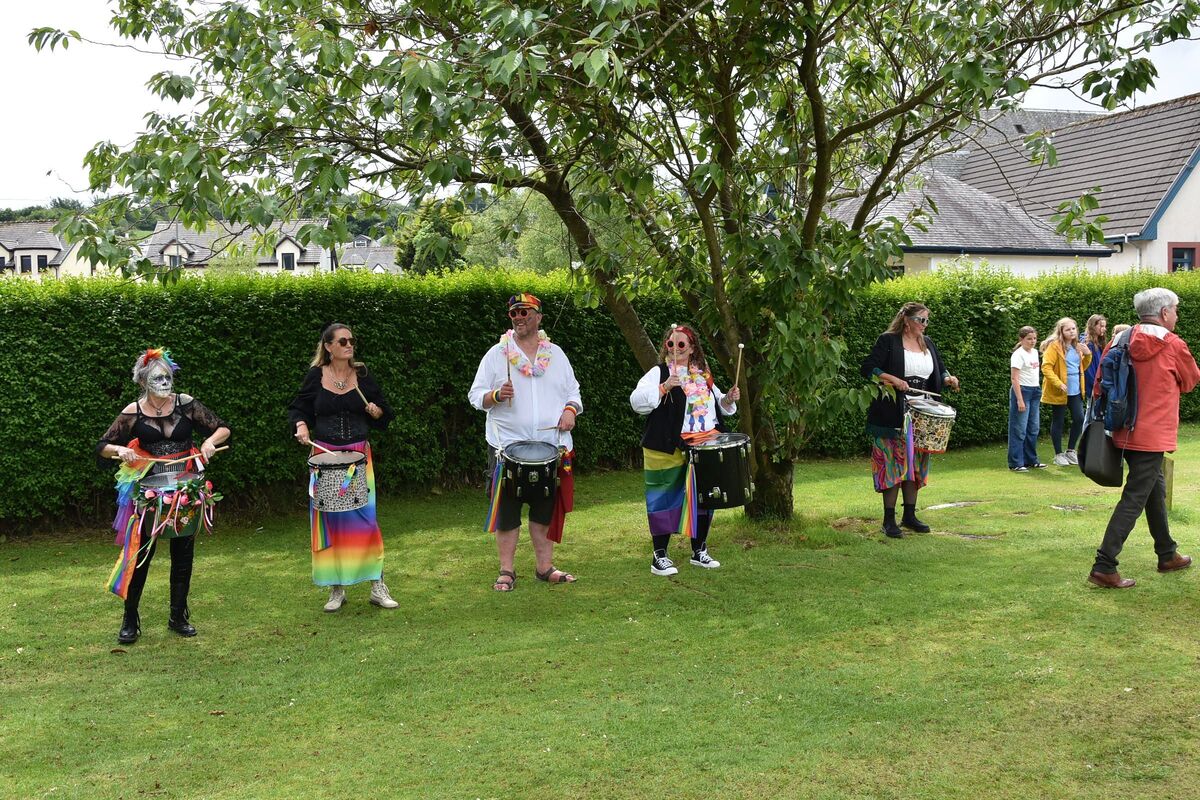 Drum band, Drummerdoon performed for the visitors at the village hall. Drum band, Drummerdoon performed for the visitors at the village hall.