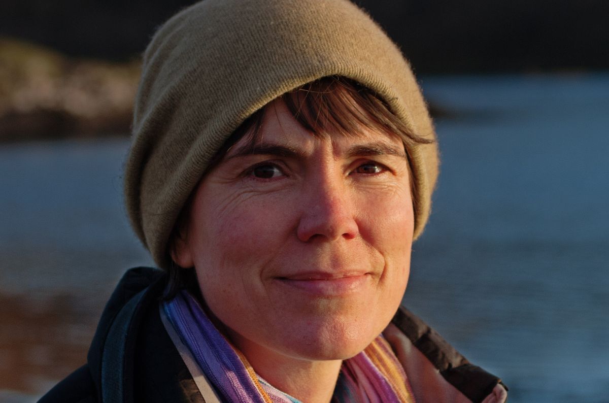 Tayvallich-based nature artist Jane Smith offers areconnection remedy through the pages of her latest book celebrating West Coast wildlife and communities Tayvallich-based nature artist Jane Smith offers areconnection remedy through the pages of her latest book celebrating West Coast wildlife and communities