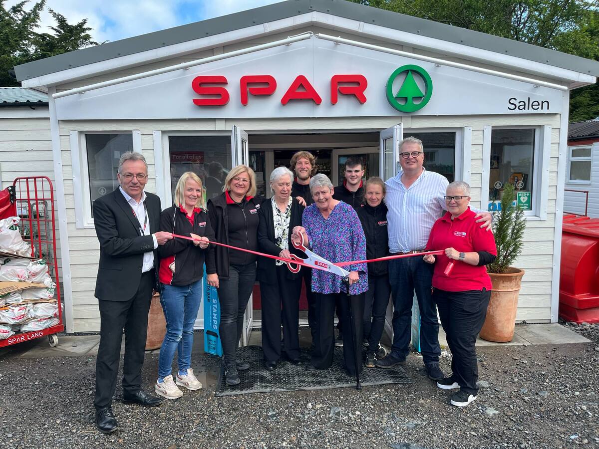 NO T23 Salen Spar Ribbon cutting