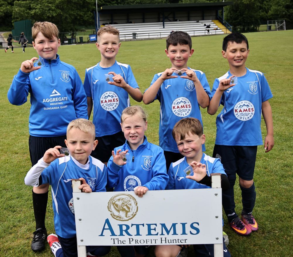 WEB NO T23 Shinty MacAulaySixes 25 RockfieldPS KM 2824