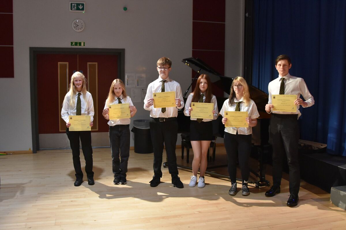 Eirlys Bowen, Holly Hayman, Lewis McDonald, Ruby Winship, Roslin McLean and Reuben Bowers with the Arran Society of Glasgow Endeavour Award. Eirlys Bowen, Holly Hayman, Lewis McDonald, Ruby Winship, Roslin McLean and Reuben Bowers with the Arran Society of Glasgow Endeavour Award.