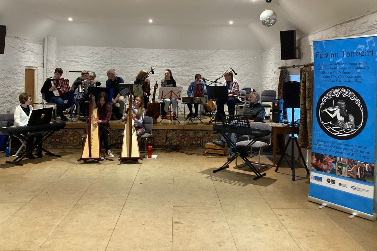 F&egrave;is an Tairbeirt on the fund-raising road