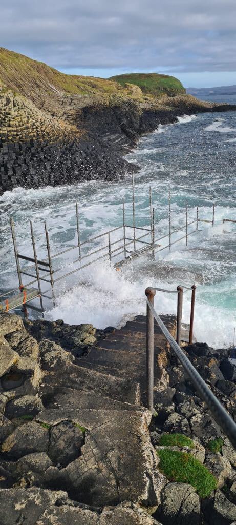 no t26 TSL waves on Staffa no t26 TSL waves on Staffa