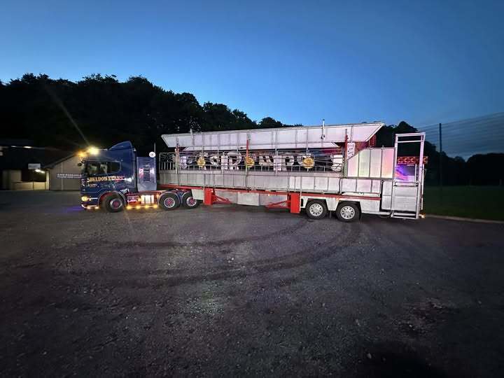 Evans fairground when it was at Mossfield.