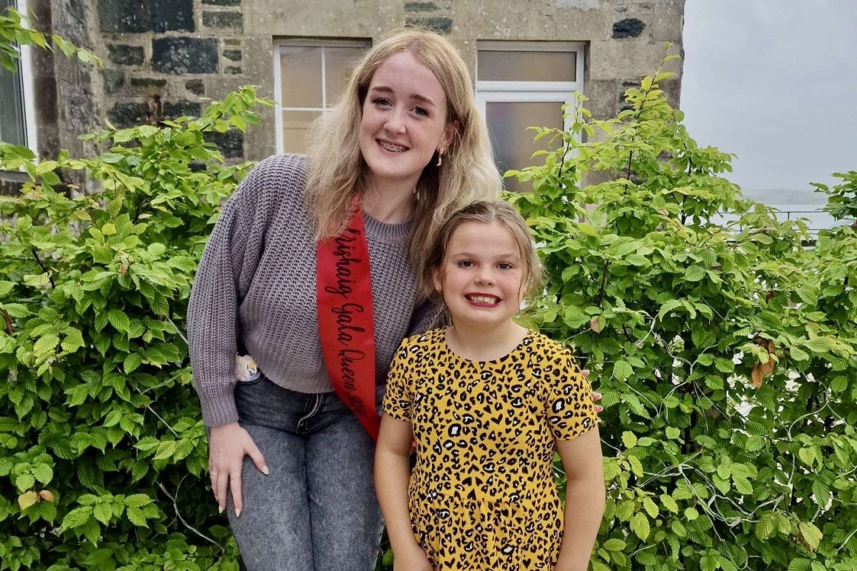 Last year's Ardrishaig Gala Day queen Lexie Houston and 2025 princess Nevada Stewart.