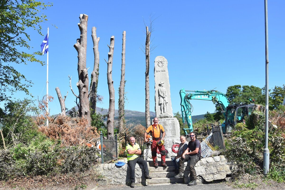 West Coast Today - News - Volunteers restore Brodick War Memorial to ...