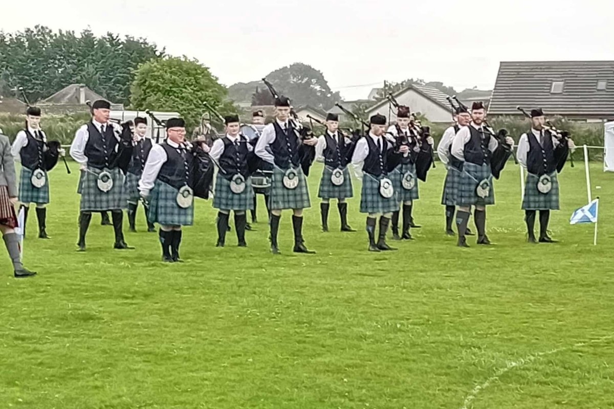 Mid Argyll Pipe Band marches into competition season