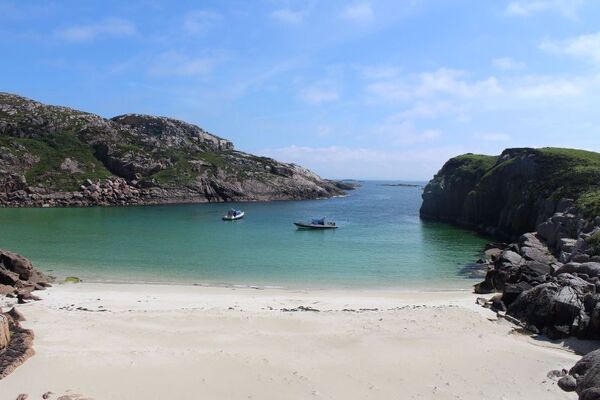 Coastal Connection &ndash; private charters and scenic island tours