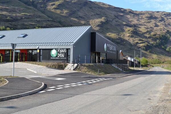 THE FYNE DEN Indoor & Outdoor Children&rsquo;s Play Area