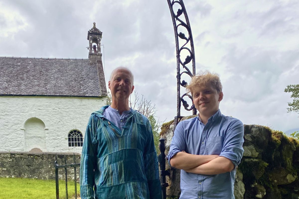 NO T31 Avich Kilchrenan buy two churches 01 Chris Goldsmith Oscar Pearce Kilchrenan Kirk web