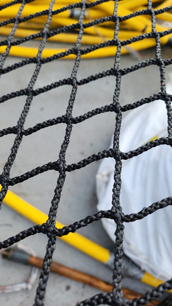Save your nets with the Stingray E230 net cleaner