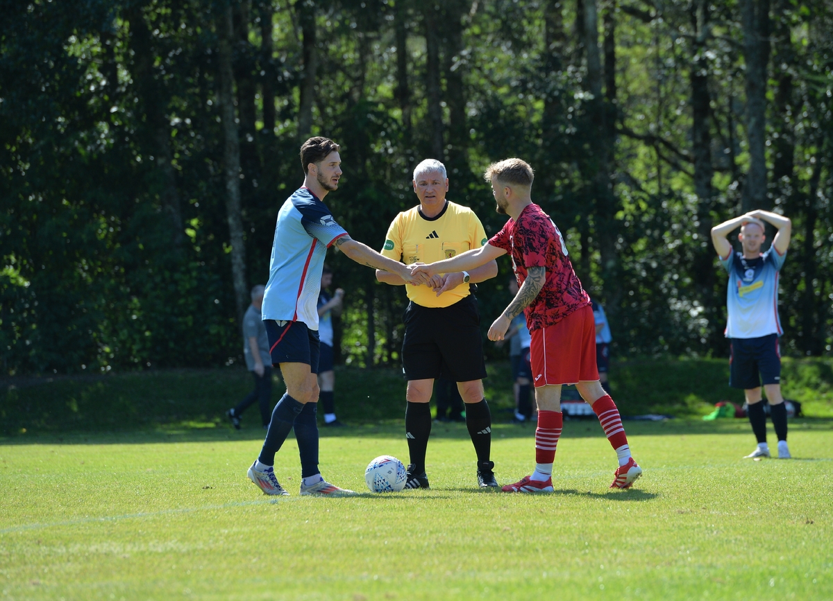 DSC 6114 Team Captains Matty Kelly and Christopher Crawford with Referee Pat ODonnell