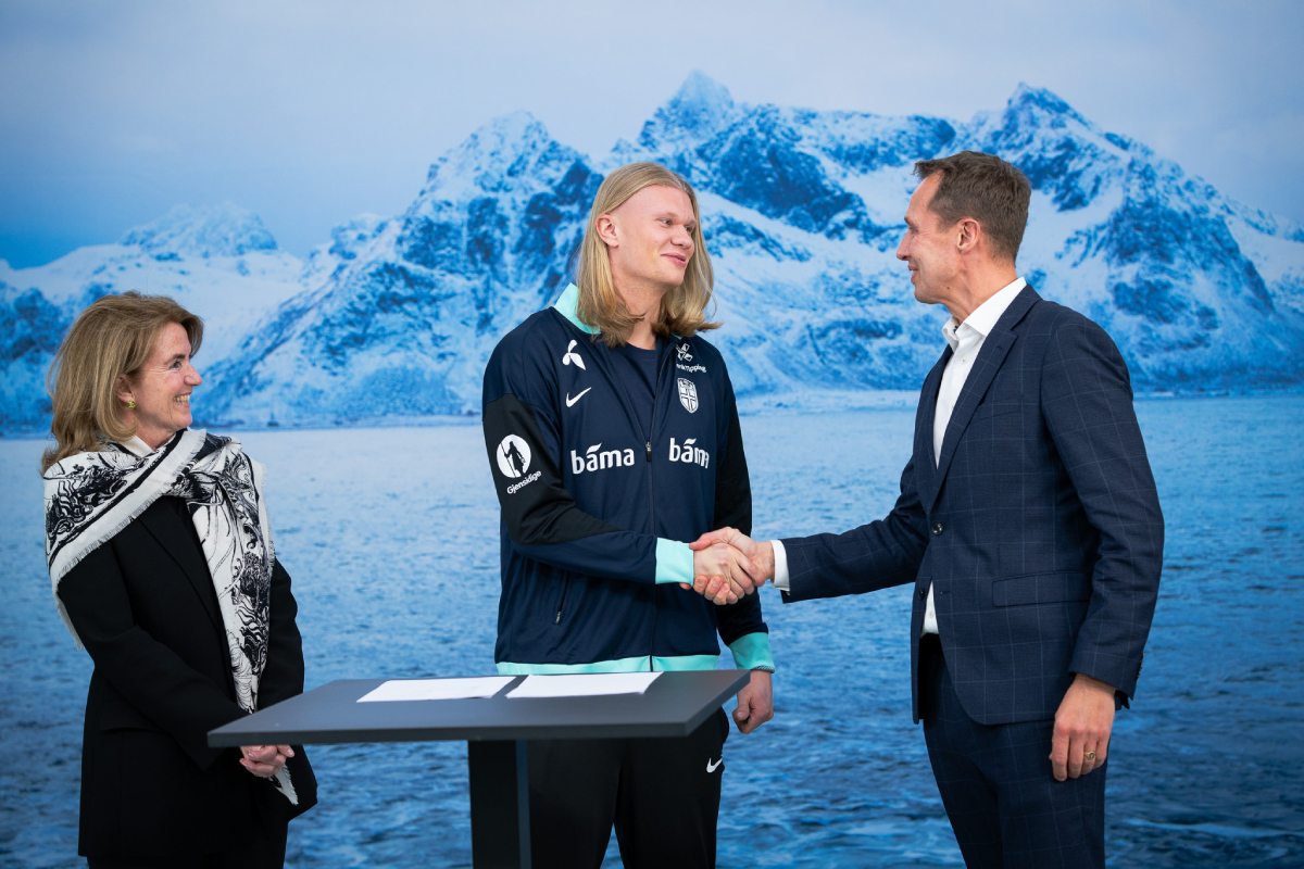 4 SeafoodFromNorway Haaland hand shake with Christian Chramer