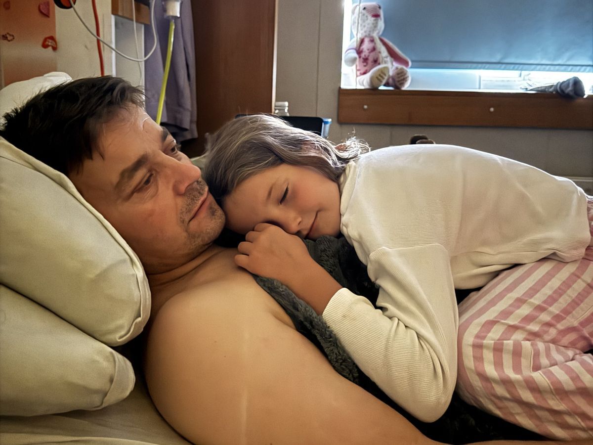 Lochgilphead schoolgirl pedals for Air Ambulance inspired by heroes who helped save her dad