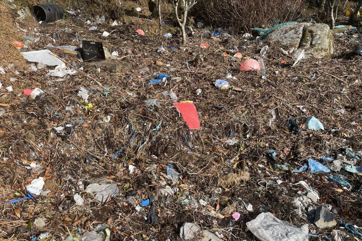 NO T36 Make Scotland plastic free 04 Polluted Jura beach web