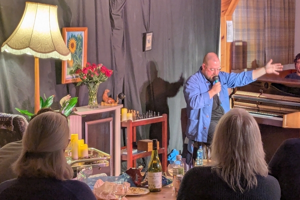 Simeon Walker brings music to village hall 'living room'