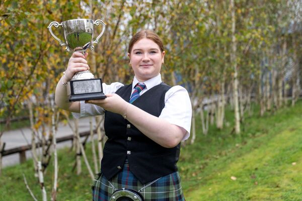 Tunes of glory as west coast wins big in M&ograve;d&rsquo;s junior piping and fiddle competitions