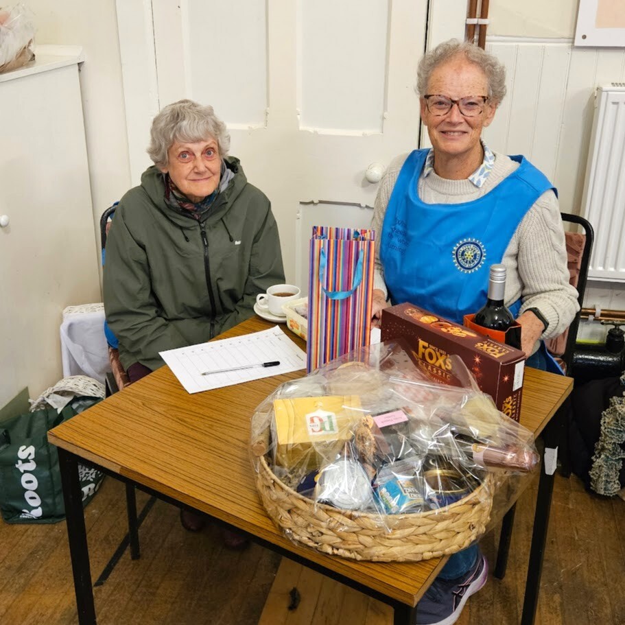 Jenny Raffles West Coast Today - News - Bargain hunters help Rotary raise funds