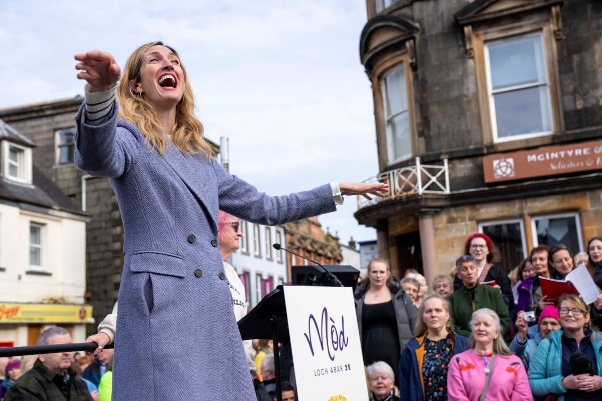 Curtain falls on Lochaber M&ograve;d as Glasgow vows to "put the art in party" for 2026
