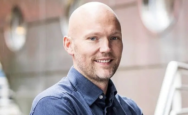 Senior Grieg executive switches to SalMar