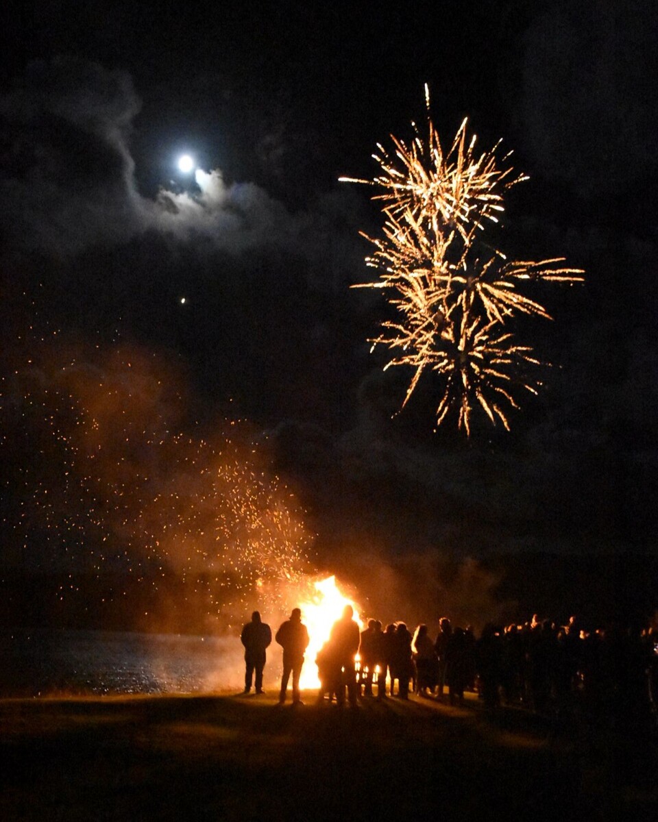 West Coast Today - Media Library - A45 Lamlash bonfire night 04 web ...