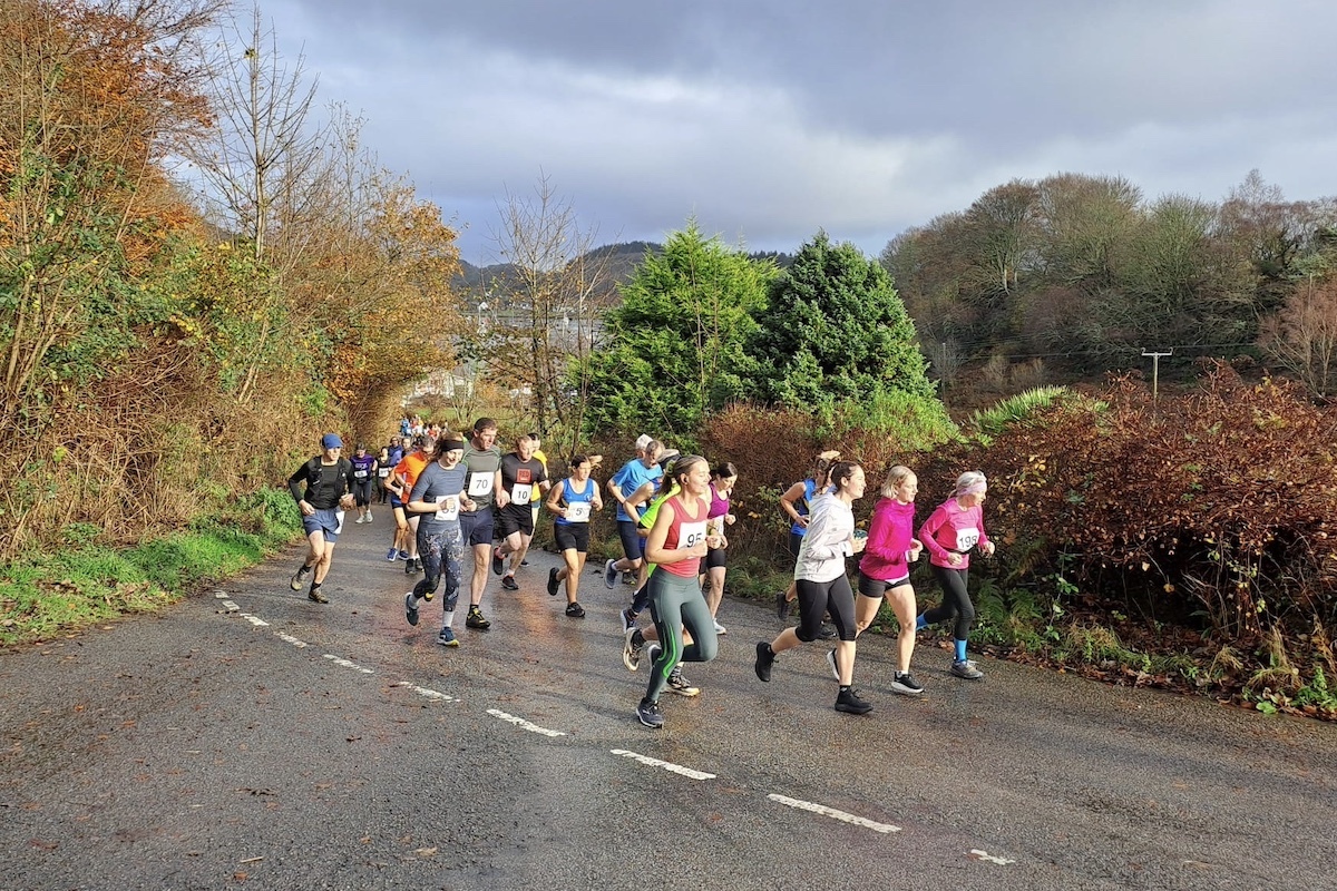 Runners raise thousands for cancer charity at Taynish Run