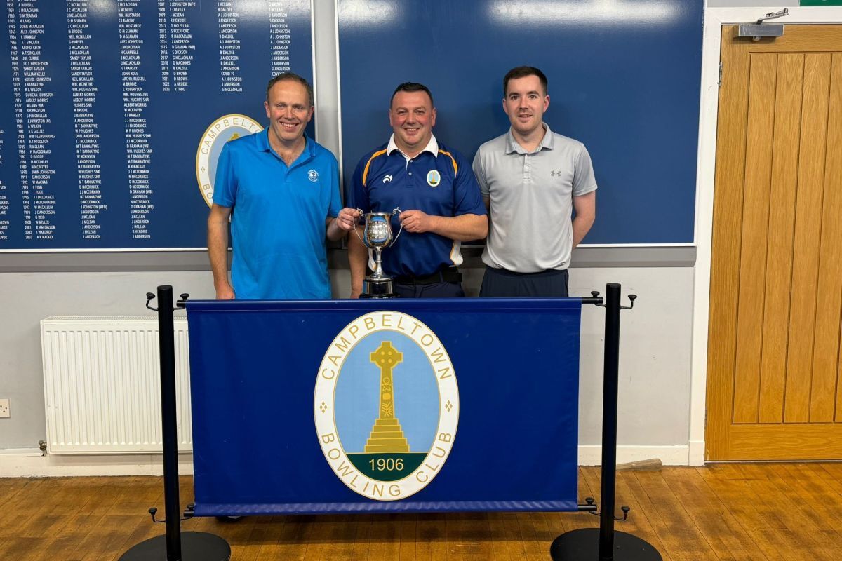 Archie and co to the four in carpet bowls opener