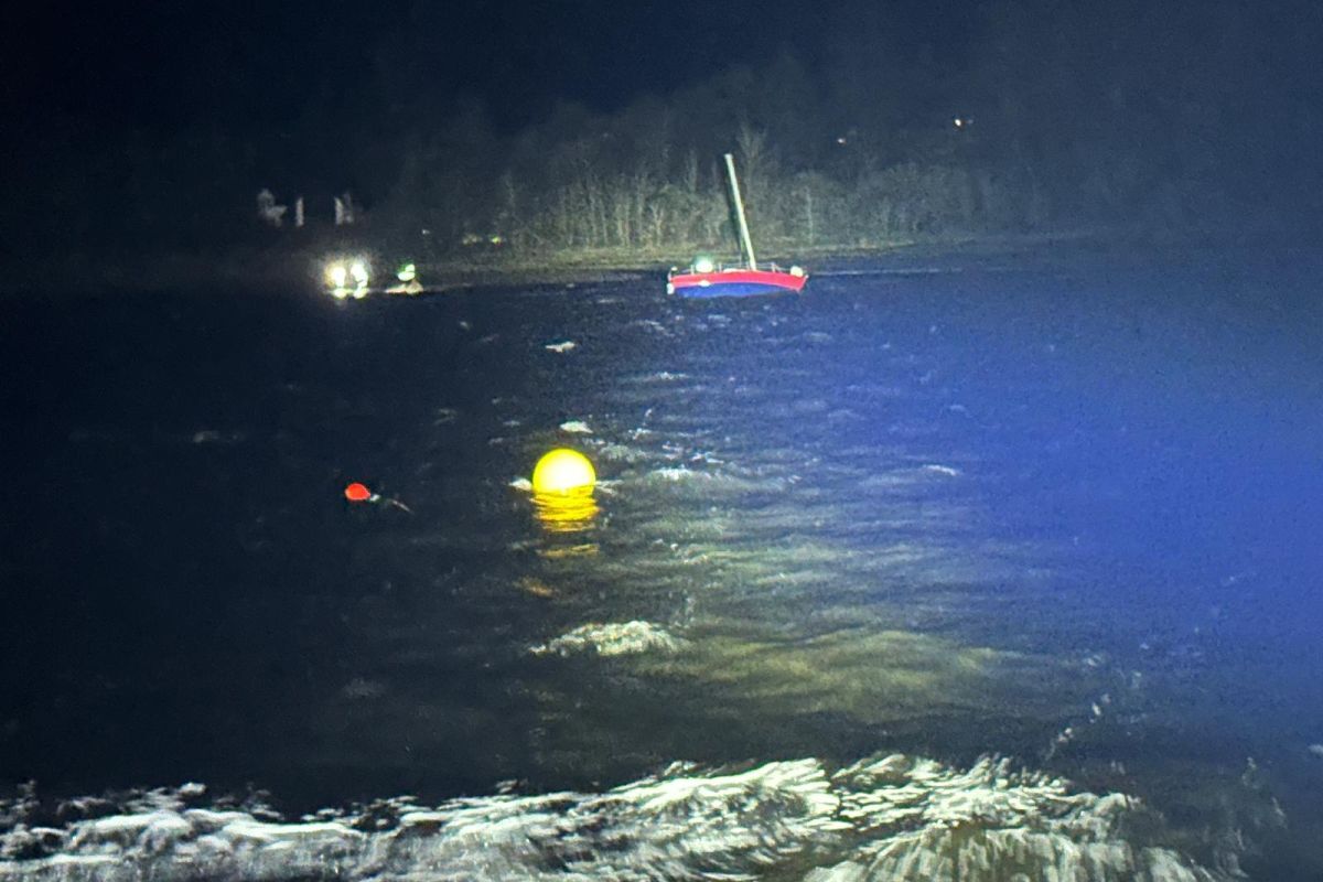 NO T47 Airds bay Rescue 25 RNLI WEB