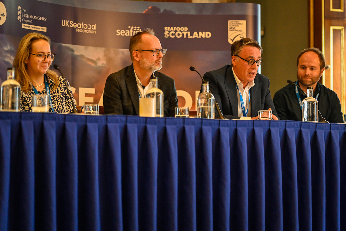 MJ panel Z7M4979 web