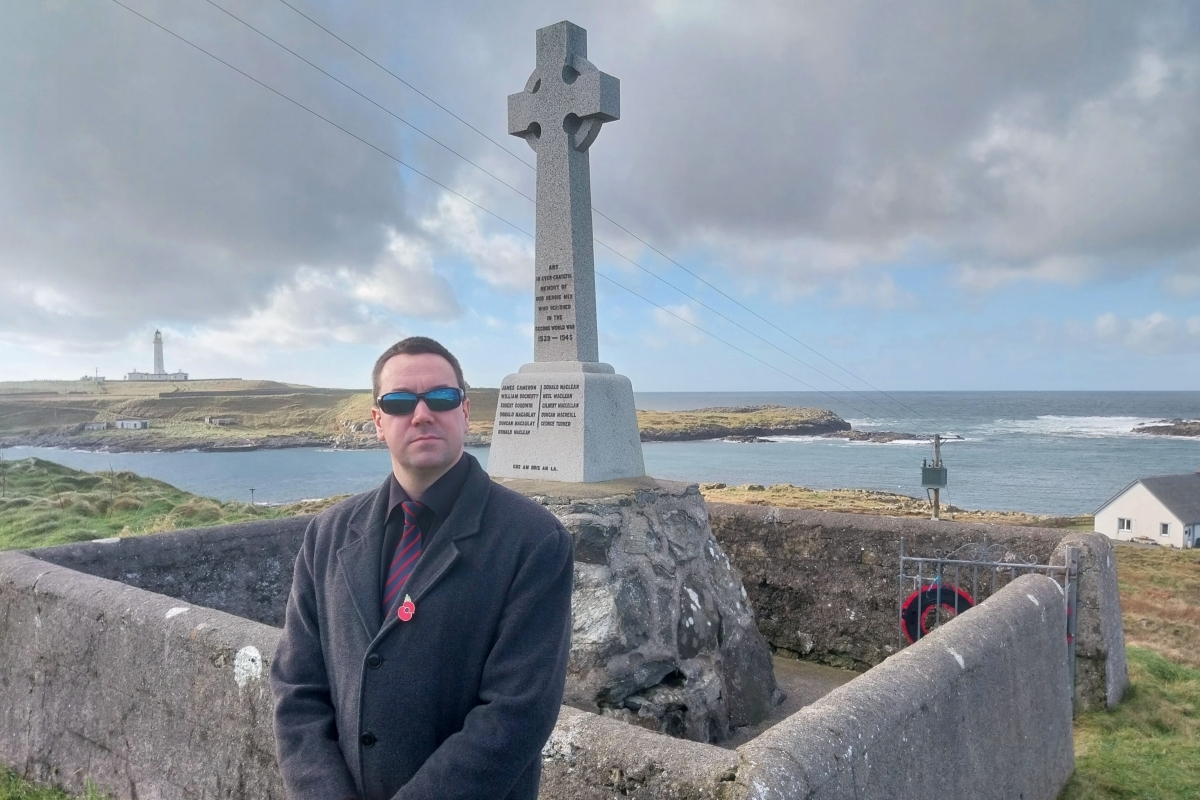 Councillor Alastair Redman laid a wreath on Remembrance Sunday at Portnahaven and Port Wemyss war memorial.