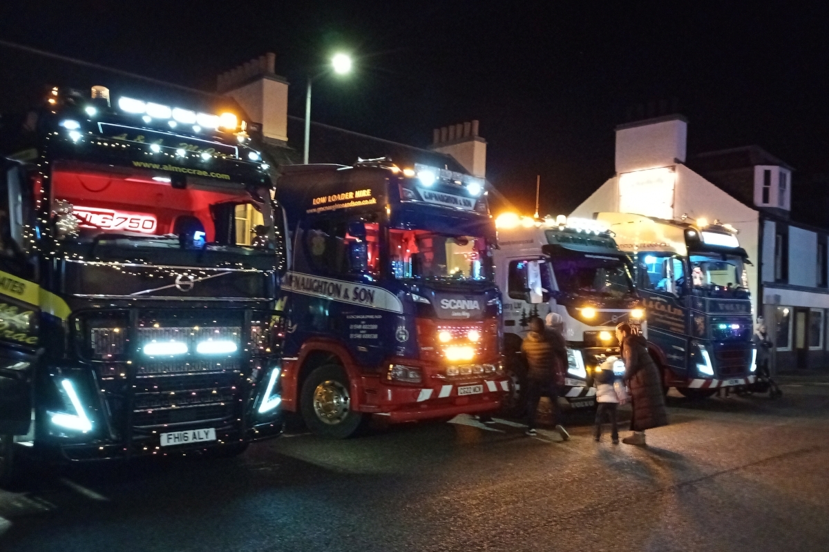 Front Green buzzes as Lochgilphead embraces festive season