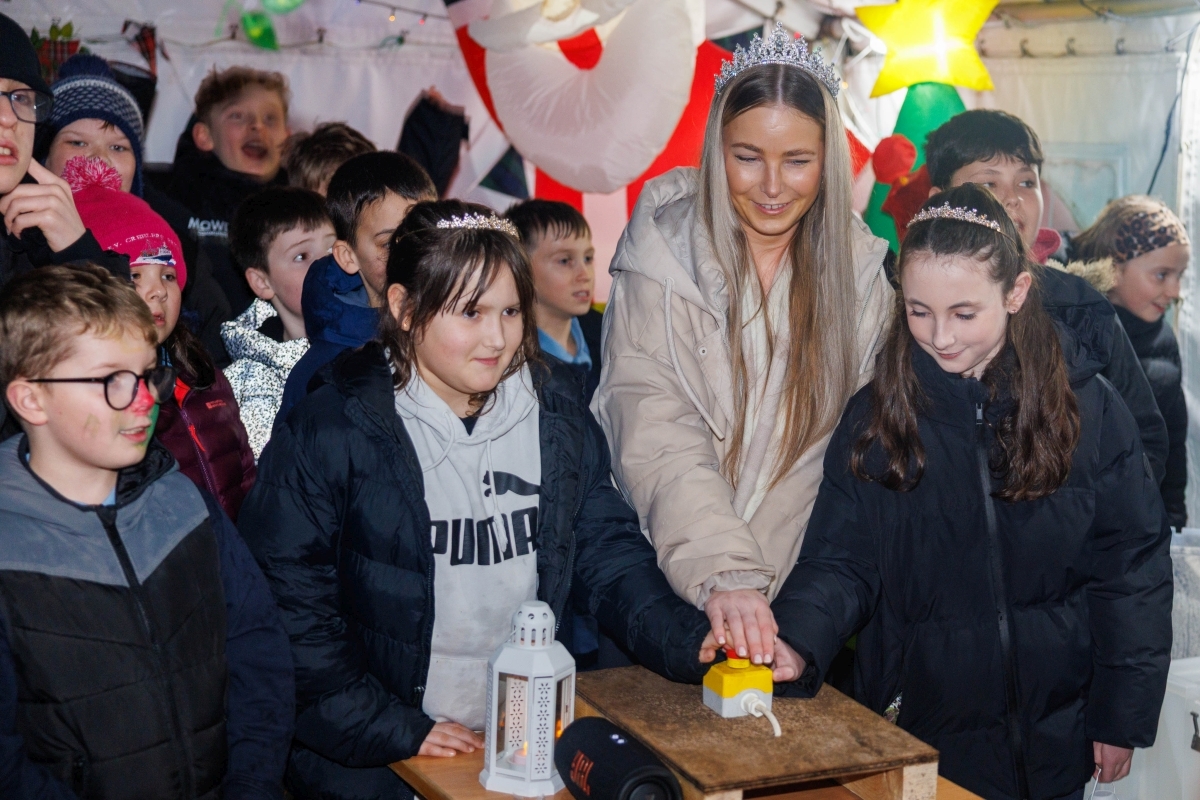 Tarbert turns out to light up special occasion