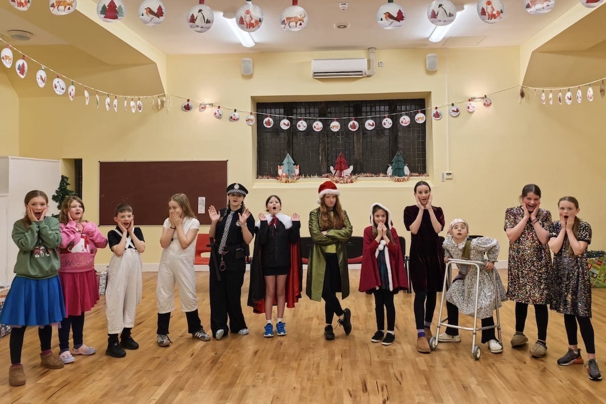 Lochgilphead performers bring meanest greenest panto to Tarbert