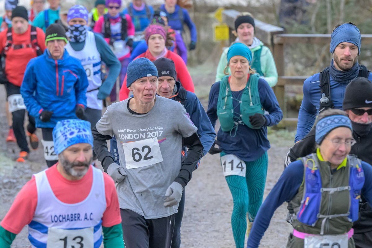 Chilly start as fifty plus athletes go the distance on Cour Loop