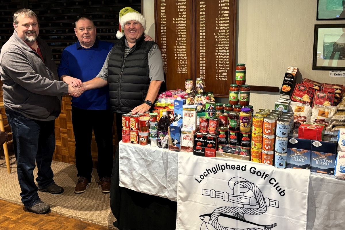 Lochgilphead golfers' generous shopping bag