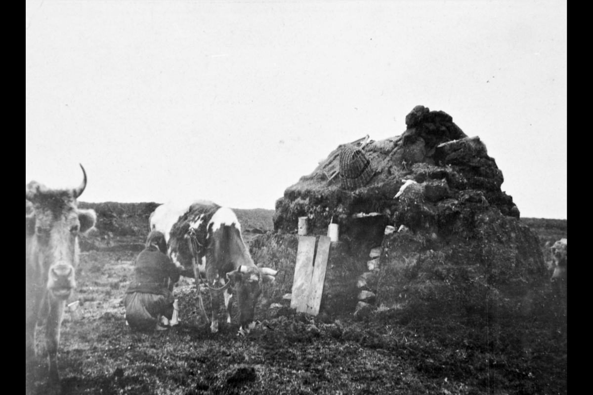 Inveraray and District History Society - Hunting the summer shielings of Glen Roy and Lochaber