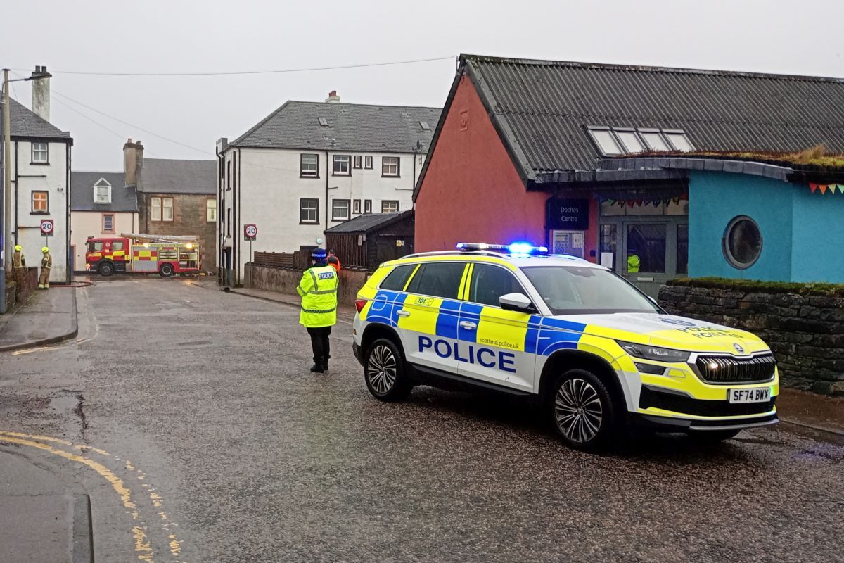 Campbell Street in Lochgilphead was closed on Sunday morning following a fire at a middle floor flat in Lochnell Street. Photograph: Rita Campbell Campbell Street in Lochgilphead was closed on Sunday morning following a fire at a middle floor flat in Lochnell Street. Photograph: Rita Campbell