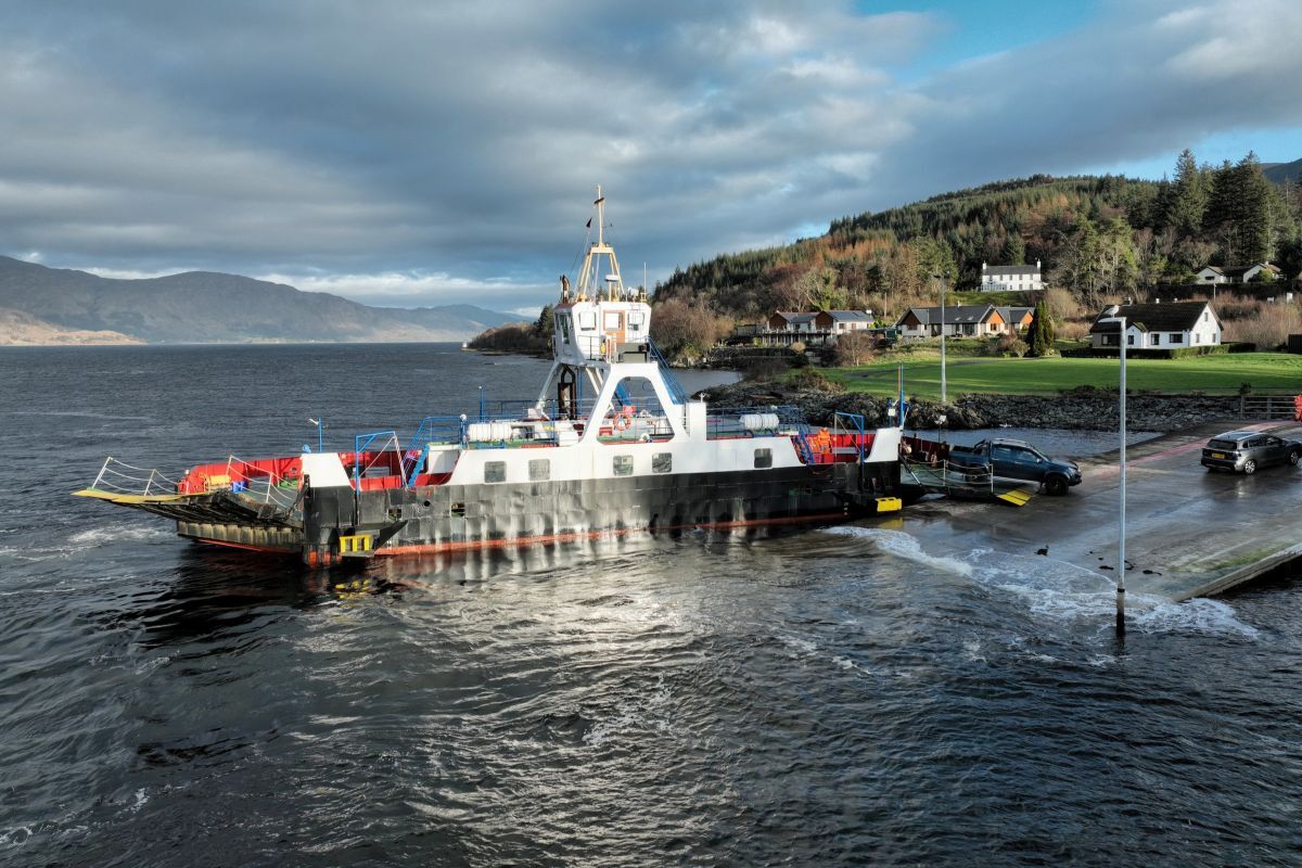 Drivers encouraged to appeal for compensation after Corran Ferry damages cars