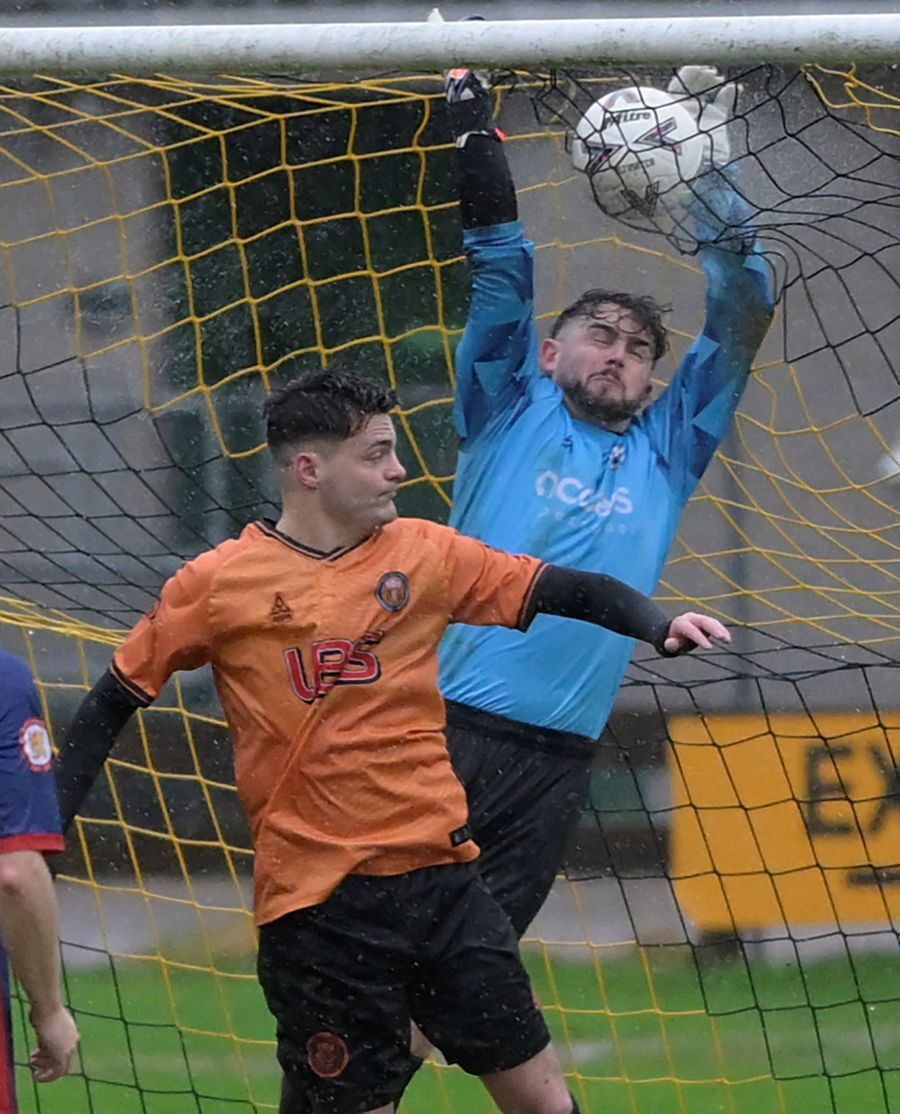 Liam Taylor had several close calls in the Inverness goalmouth. Photogrpah: Iain Ferguson, alba,photos.