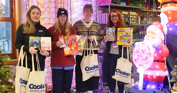 Cooke delivers a brighter Christmas for children in hospital