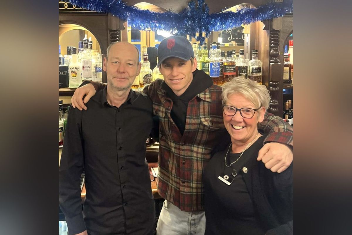 Oscar-winner Eddie Redmayne swaps Hollywood for hospitality at Campbeltown pub
