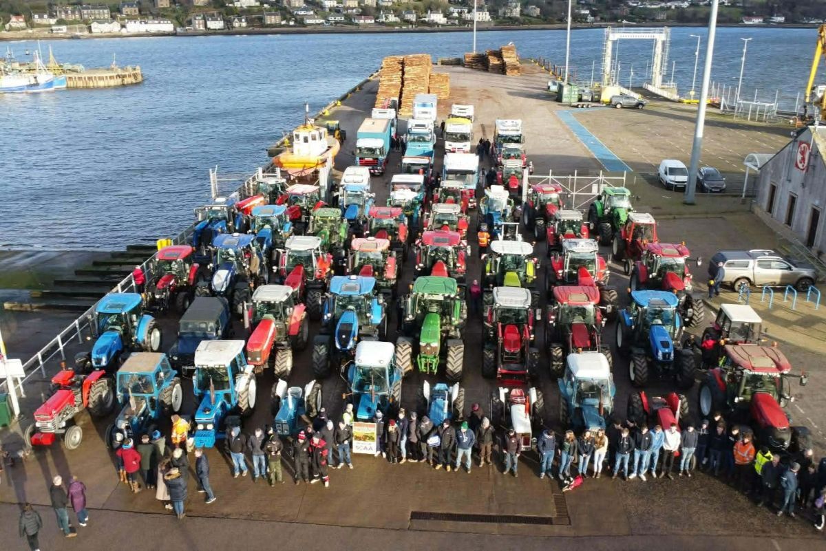 Kintyre tractors take to the road for lifesaving cause